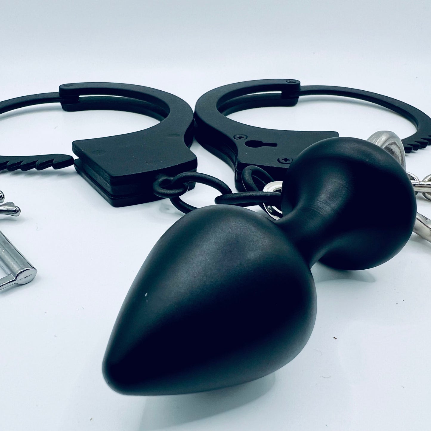 Cuffs with Butt Plug Set - Bondage Shop
