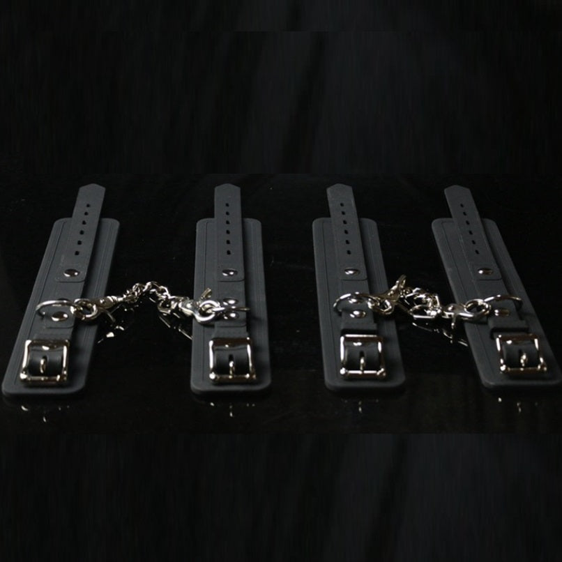 LOCKABLE SILICONE HANDCUFFS