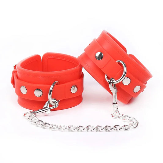 LOCKABLE SILICONE HANDCUFFS - RED